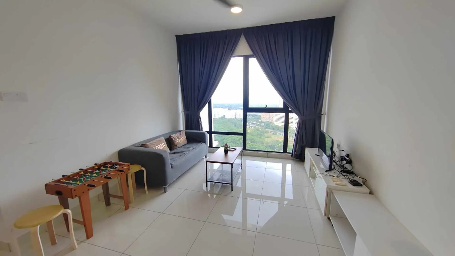 Apartment Mid Valley Southkey Mall - 24-7 Support - Netflix - Infinity Pool Johor Bahru