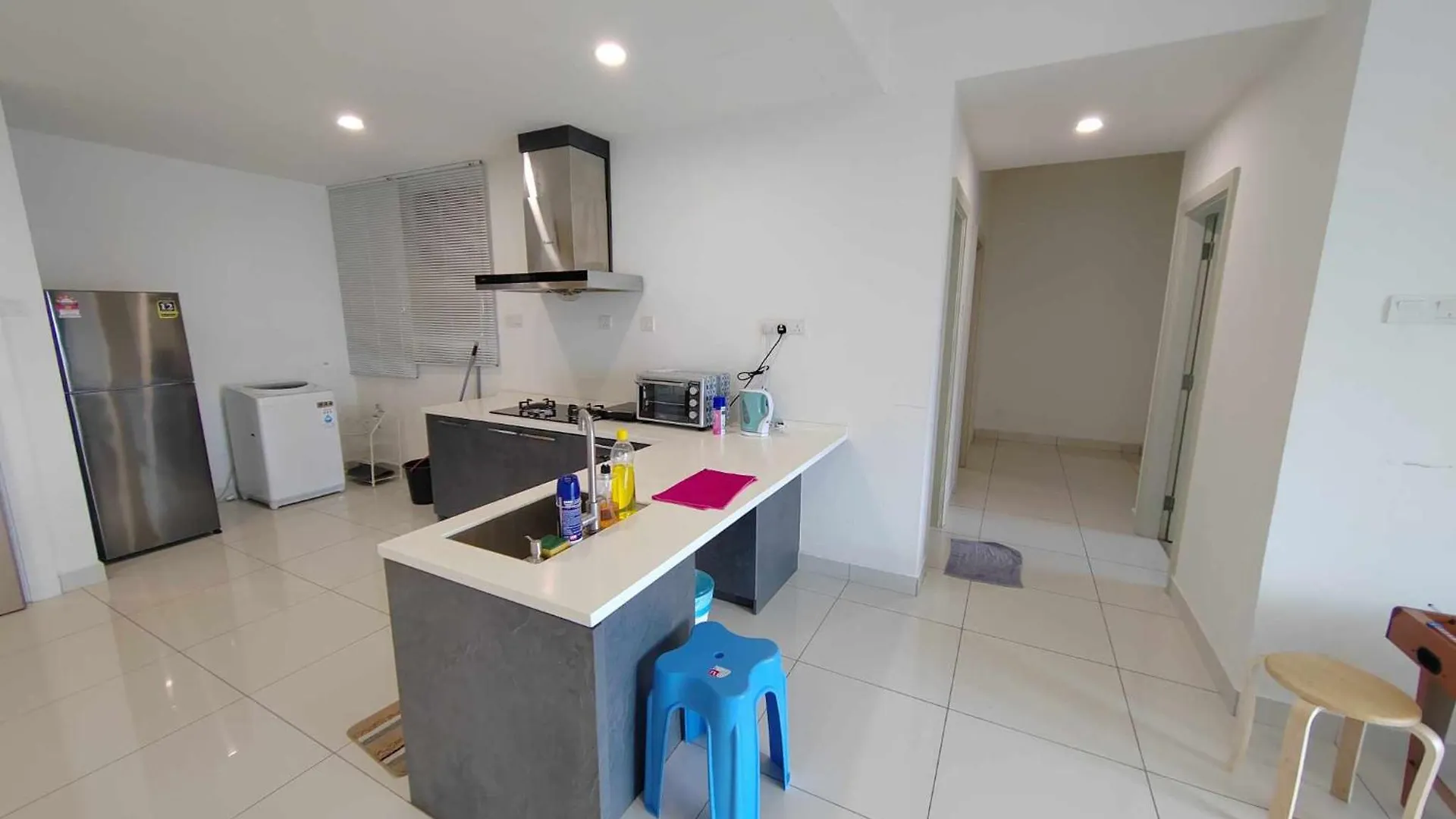Apartment Mid Valley Southkey Mall - 24-7 Support - Netflix - Infinity Pool Johor Bahru
